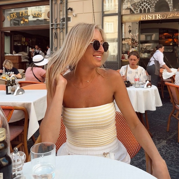 Meet your Posher, Ashli - Picture 1 of 1